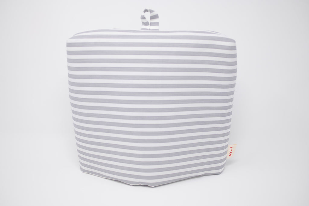 no24 tea cozy // grey & white striped