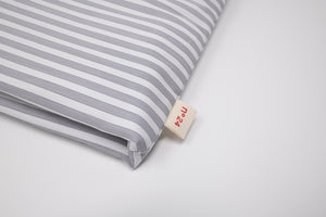 no24 tea cozy // grey & white striped