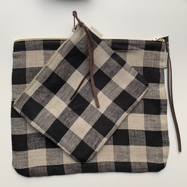 Fog Linen Work // Pouch // Large // Black Natural Check