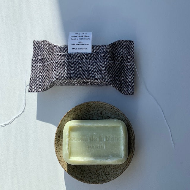 Cousu De Fil Blanc // Cédre // Cedar Soap