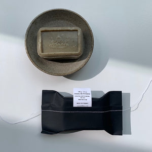 Cousu De Fil Blanc // The Noir // Black Tea Soap